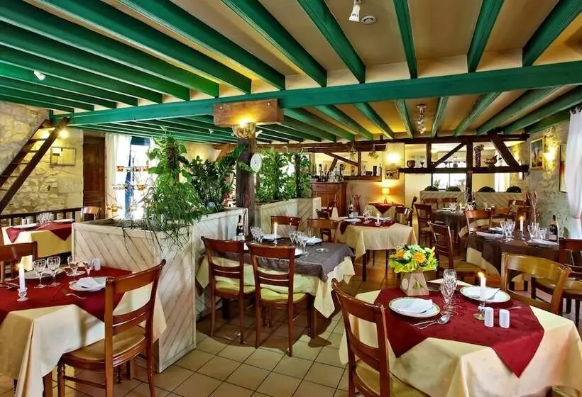 Hotelli Logis Hôtel Restaurant Le Sorbier