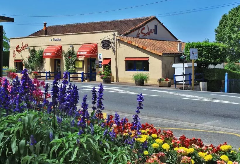 Hotelli Logis Hôtel Restaurant Le Sorbier