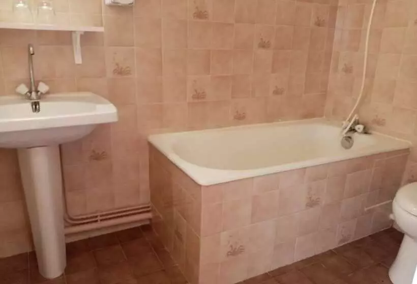 هتل Particulier Le Rocher Des Marais Proximité Plage & Vue Mer Pour Certains Hébergements