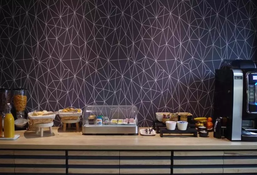 Logis Hotel Le Chêne Vert