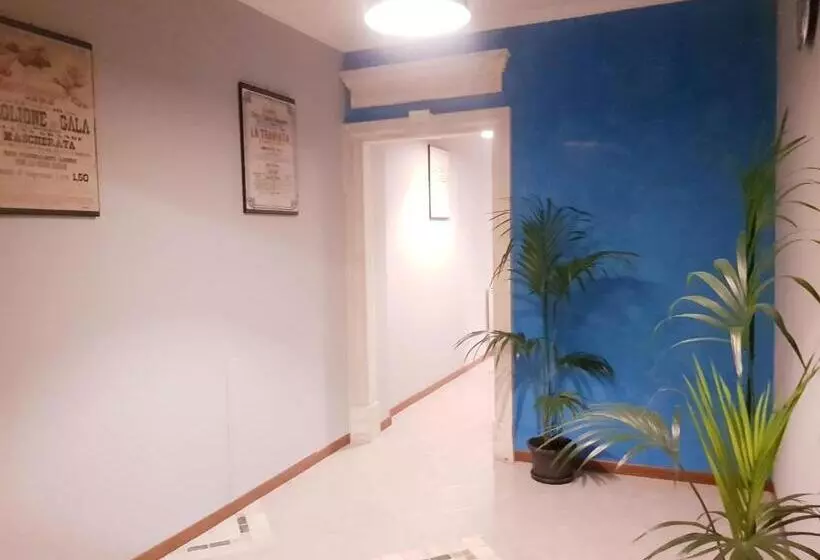 تختخواب و صبحانه Il Teatro