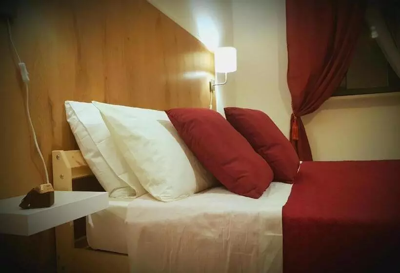 تختخواب و صبحانه Il Teatro