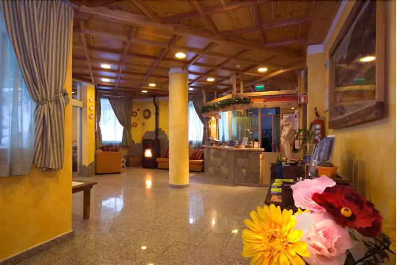 Hotelli Foyer De Montagne