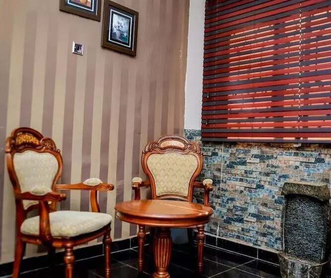 پانسیون Power Mike Guest House