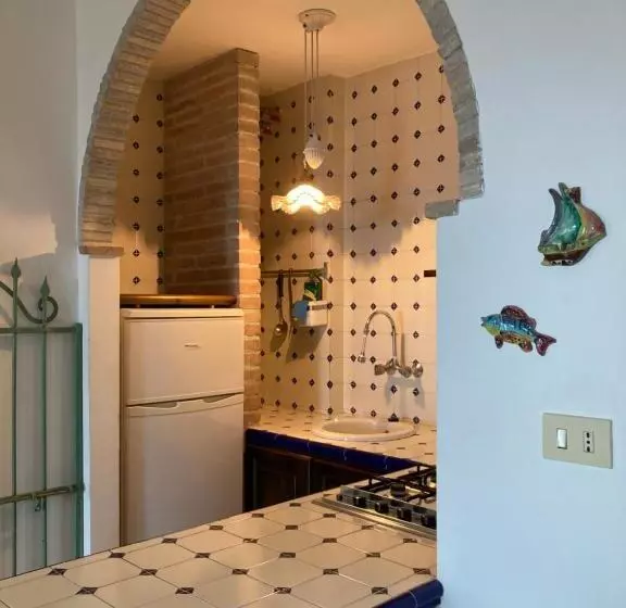 Aamiaismajoitus (B&B) Aci Brezza Di Mare