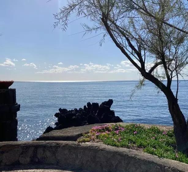 Aamiaismajoitus (B&B) Aci Brezza Di Mare