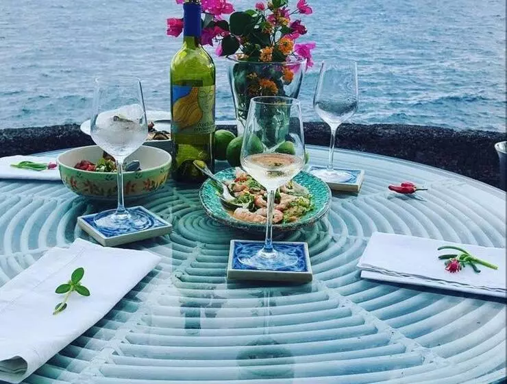 Aamiaismajoitus (B&B) Aci Brezza Di Mare