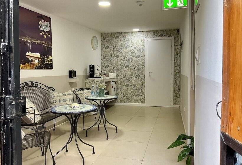 تختخواب و صبحانه Sweet Dreams Napoli