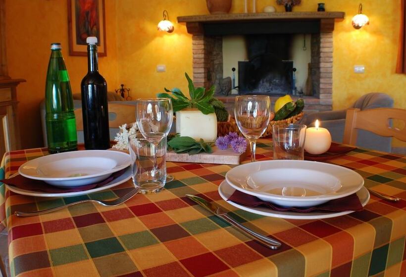 فندق ريفى Agriturismo Fattoria Walden