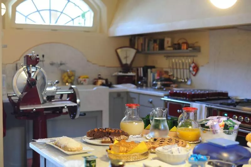 Maaseutuhotelli Tenuta Il Sassone Wine & Food