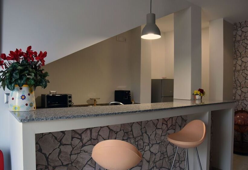 פנסיון A Casa Di Anna Locazione Turistica