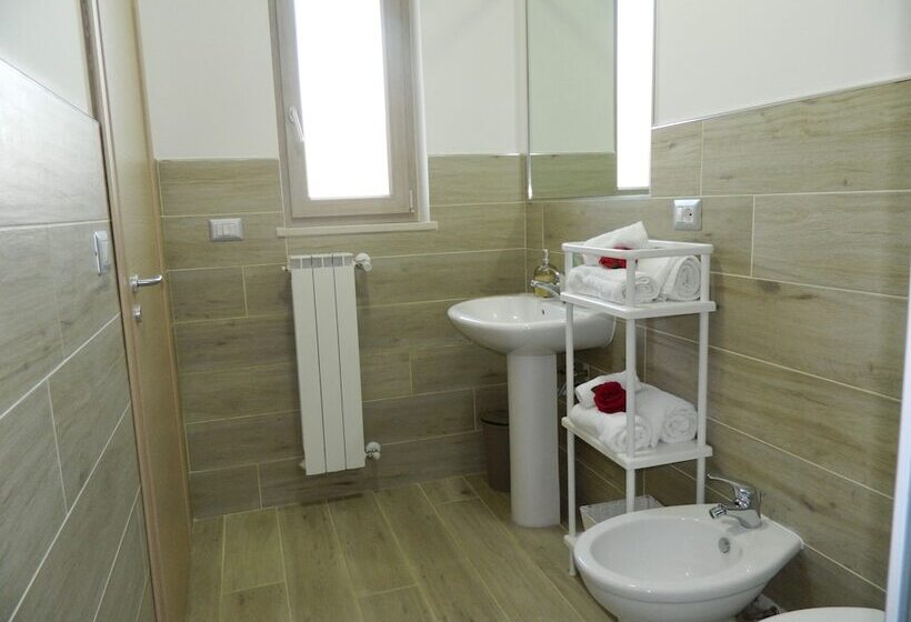 פנסיון A Casa Di Anna Locazione Turistica