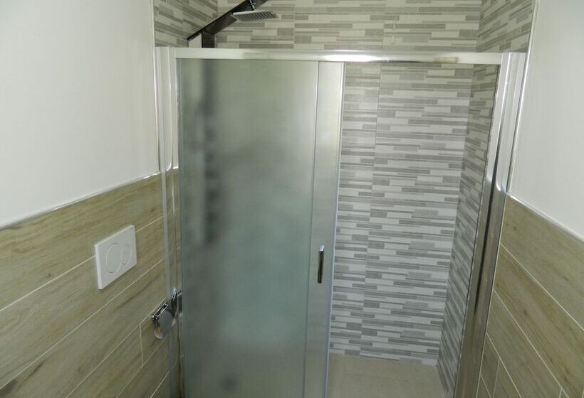 פנסיון A Casa Di Anna Locazione Turistica