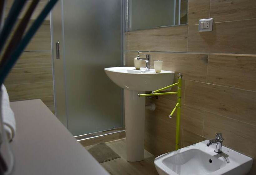 פנסיון A Casa Di Anna Locazione Turistica