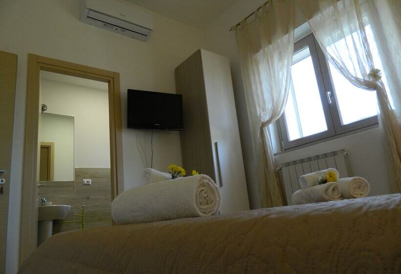 פנסיון A Casa Di Anna Locazione Turistica