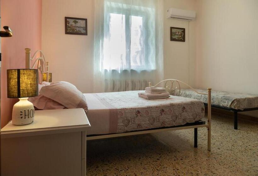 پانسیون Casa Mafalda Rooms, Friends And More Affittacamere Guest House