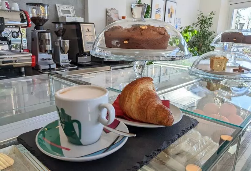 پانسیون La Promenade Rooms & Suites