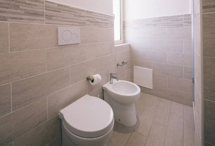 Пансион La Promenade Rooms & Suites