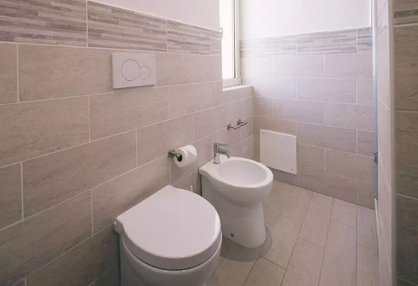 پانسیون La Promenade Rooms & Suites