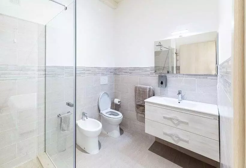 پانسیون La Promenade Rooms & Suites