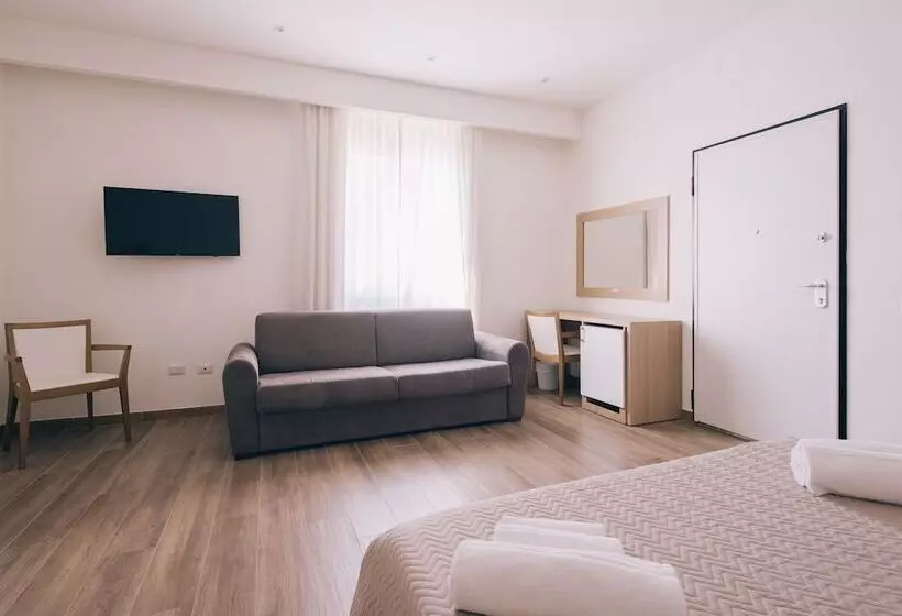 پانسیون La Promenade Rooms & Suites