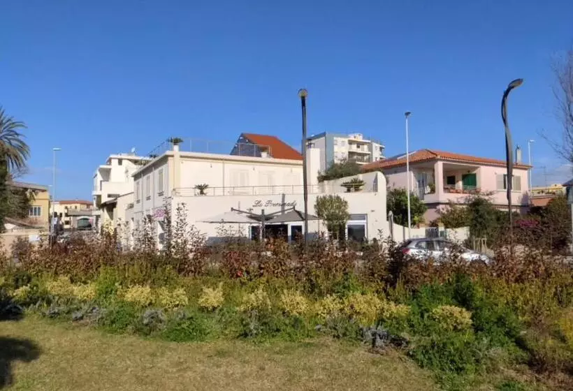 پانسیون La Promenade Rooms & Suites