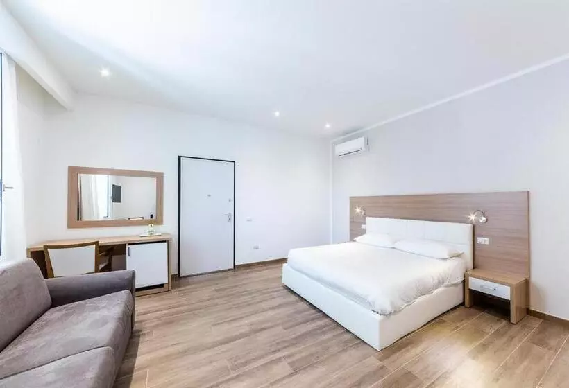 پانسیون La Promenade Rooms & Suites