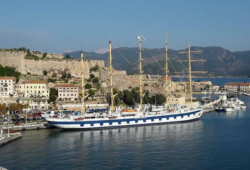 B & B La Terrazza Sul Mare