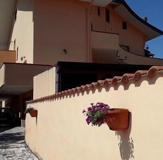 تختخواب و صبحانه Abruzzo Mare E Monti