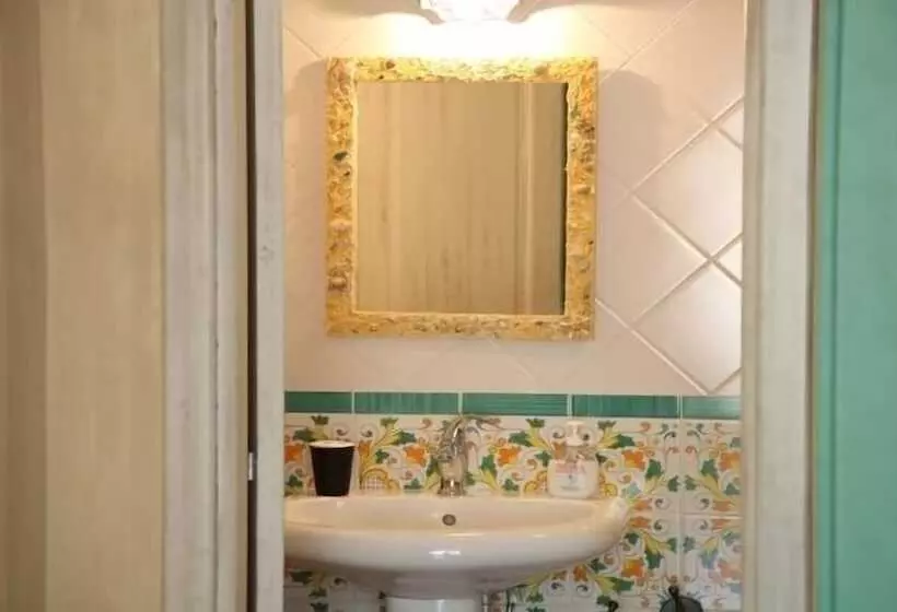 Aamiaismajoitus (B&B) Antica Dimora Palinuro