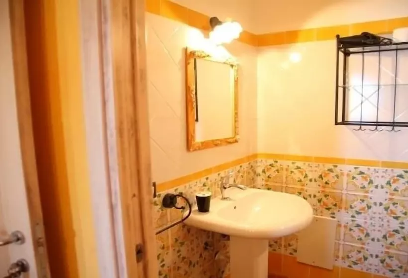 Aamiaismajoitus (B&B) Antica Dimora Palinuro