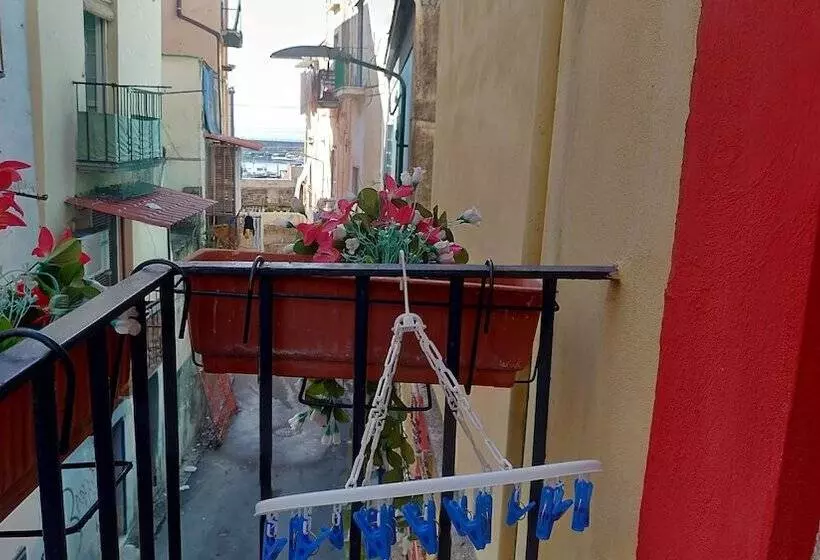 Aamiaismajoitus (B&B) Port Village Vesuvius