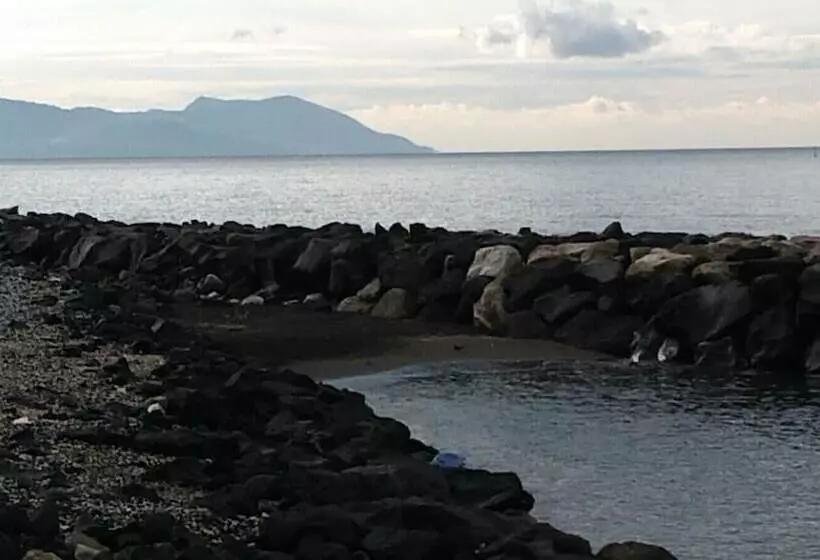Aamiaismajoitus (B&B) Port Village Vesuvius