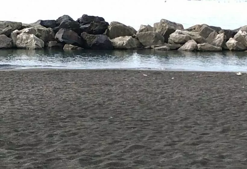 Aamiaismajoitus (B&B) Port Village Vesuvius