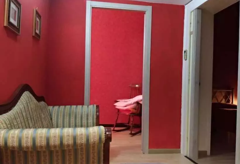 Aamiaismajoitus (B&B) Port Village Vesuvius