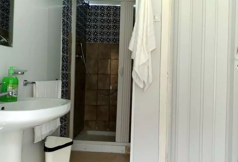 Aamiaismajoitus (B&B) Port Village Vesuvius