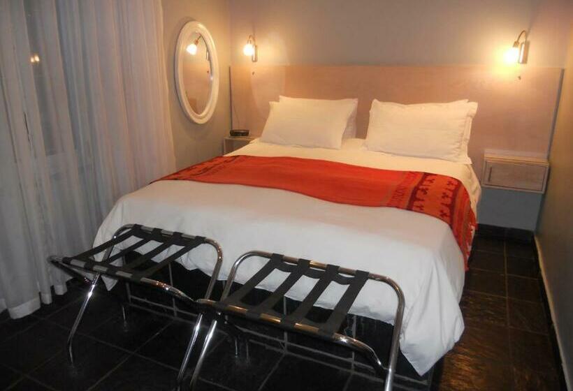 تختخواب و صبحانه Rose Lodge