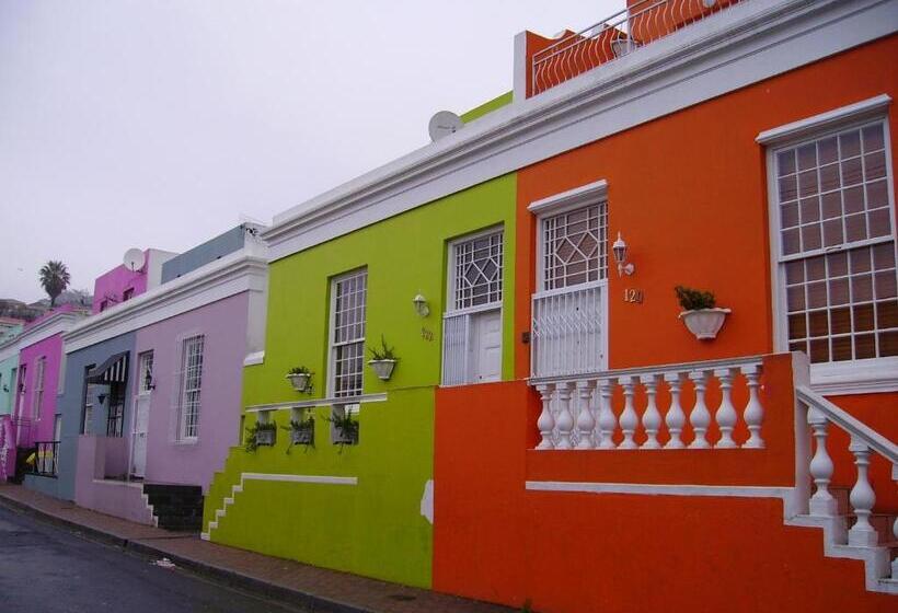 تختخواب و صبحانه Rose Lodge