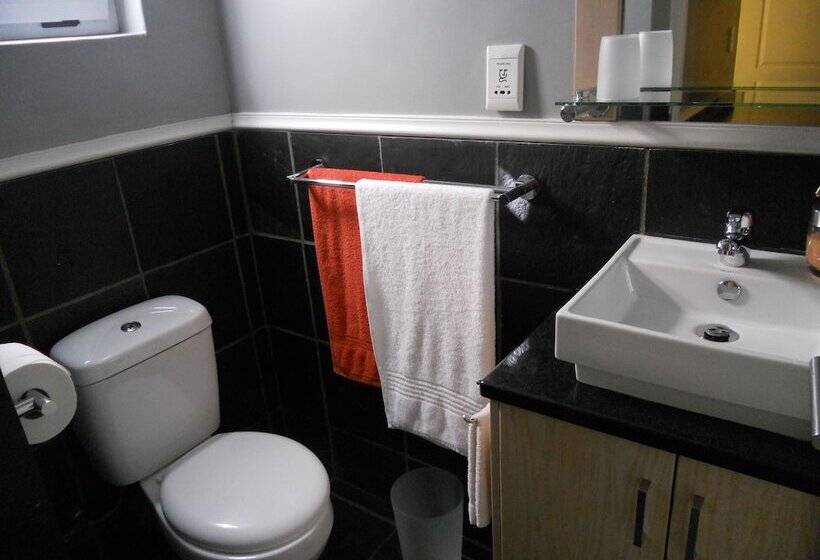 تختخواب و صبحانه Rose Lodge