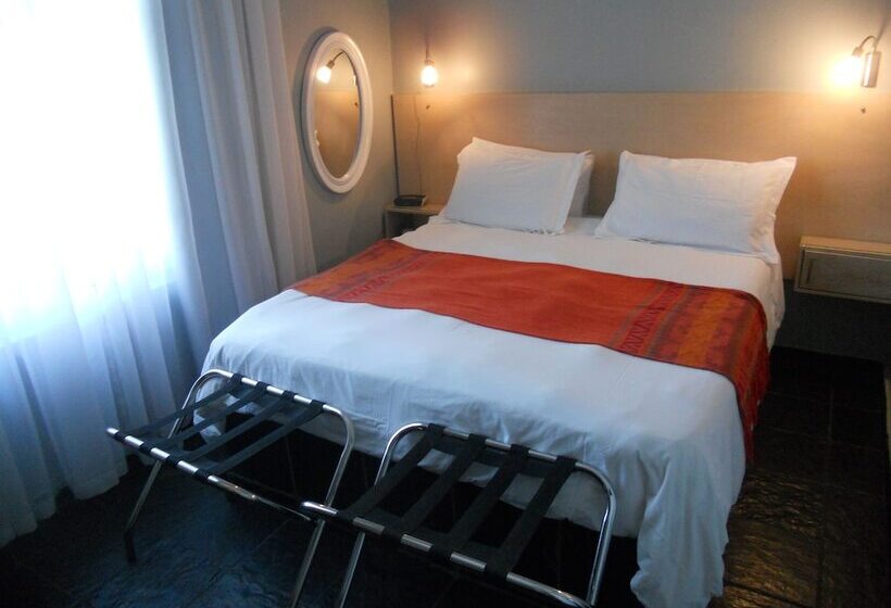 تختخواب و صبحانه Rose Lodge