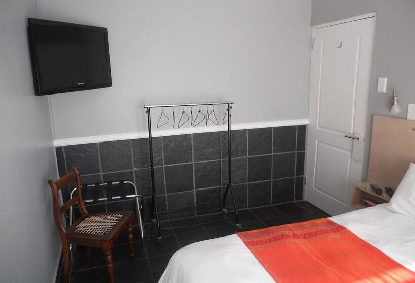 تختخواب و صبحانه Rose Lodge