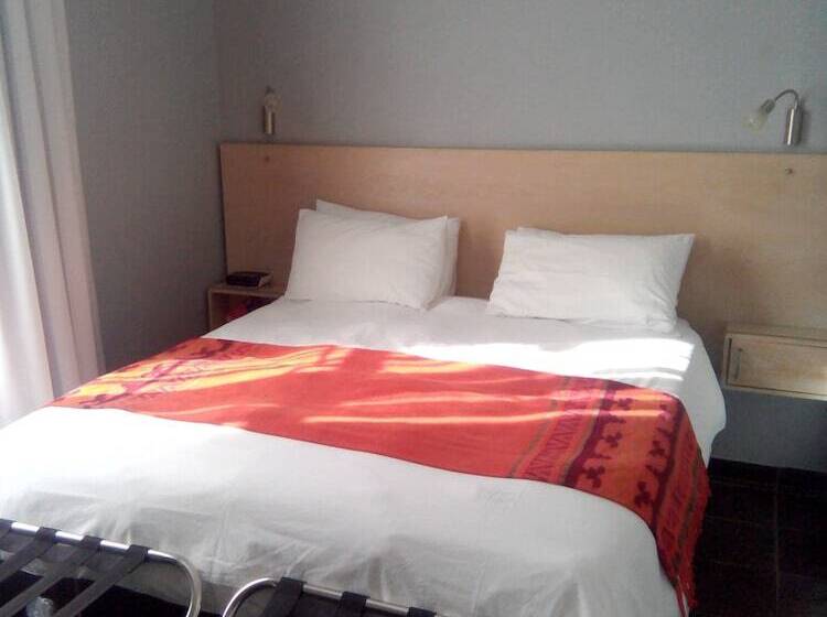 تختخواب و صبحانه Rose Lodge