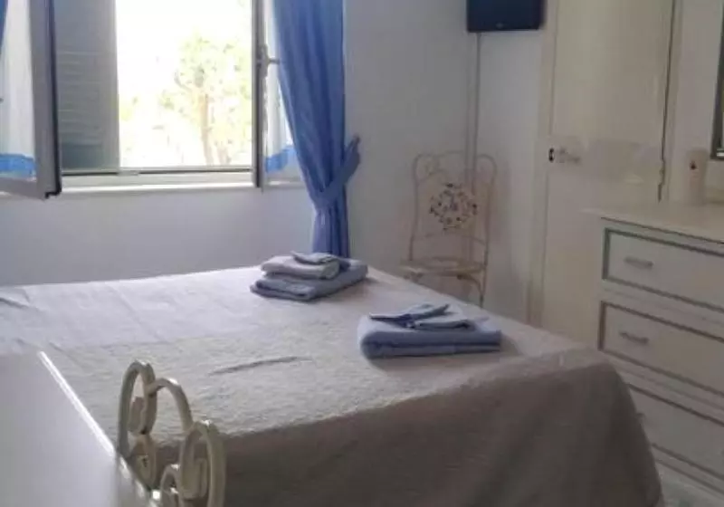 Aamiaismajoitus (B&B) Villa Elena Al Porto Formia