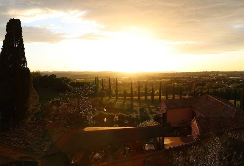 فندق فئة نجمة واحدة Castello Santarcangelo Di Romagna