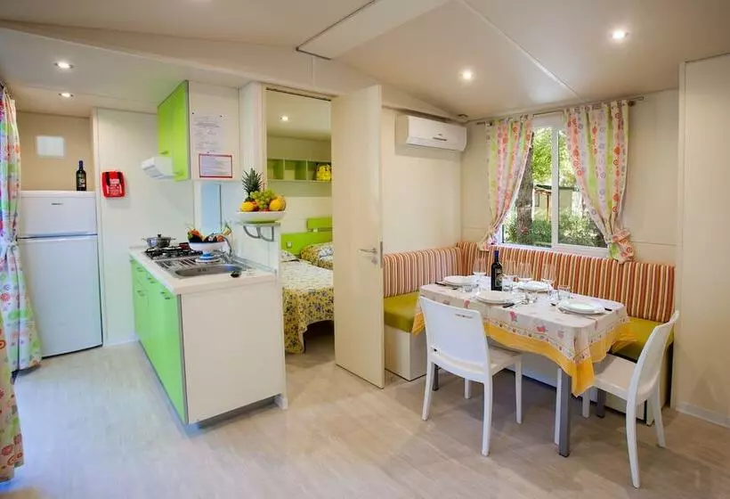 Hotelli Camping Village Mareblu