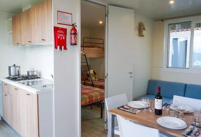 Hotelli Camping Village Mareblu