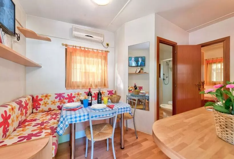 Hotelli Camping Village Mareblu