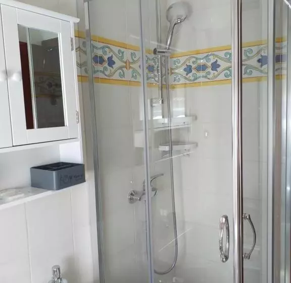 پانسیون Guest House Edera