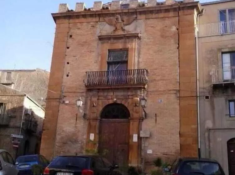 Majatalo La Dea Bendata