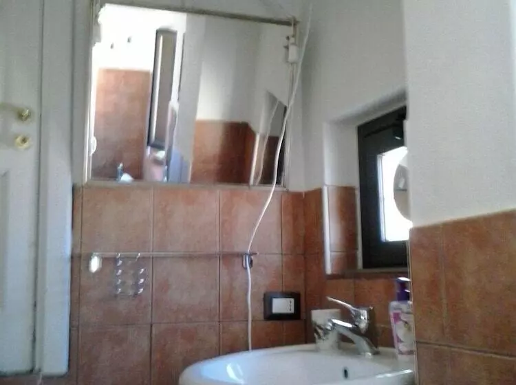 Majatalo La Dea Bendata